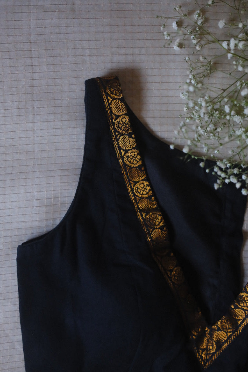 Kaarigai Sleeveless Padded Blouse