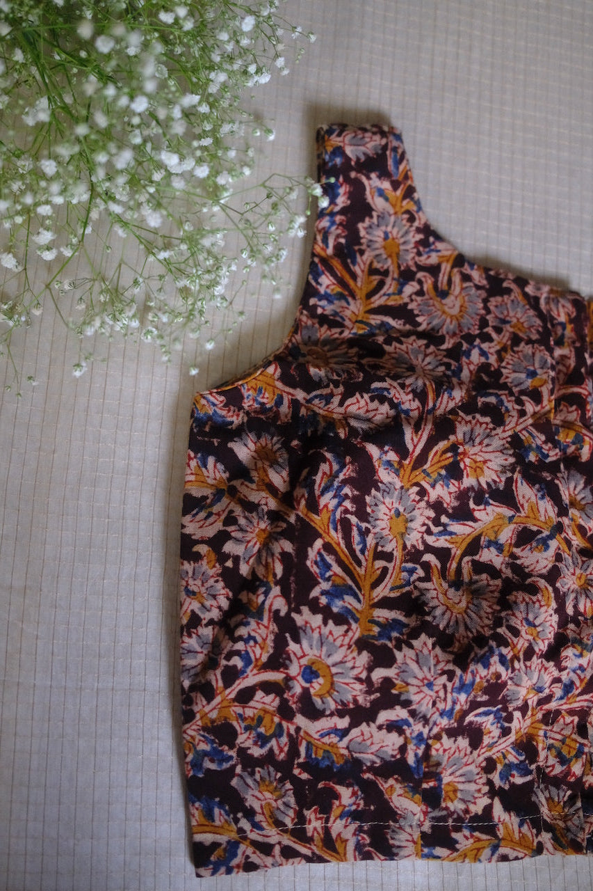 Venba Sleeveless Padded Blouse